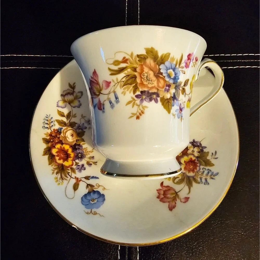 AYNSLEY est. 1775 English BONE CHINA 29c2. Cup and saucer